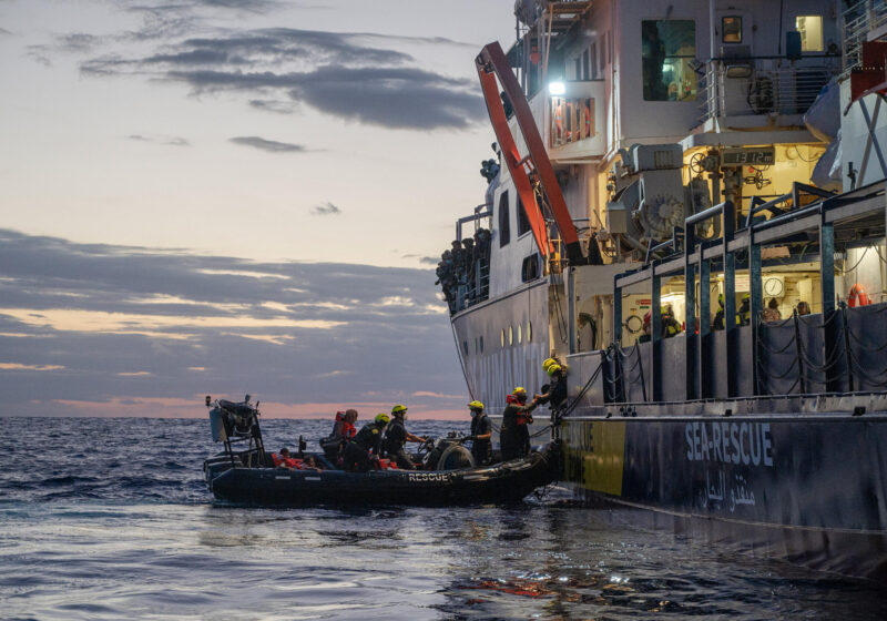 Ragusa 500 migranti barcone soccorso