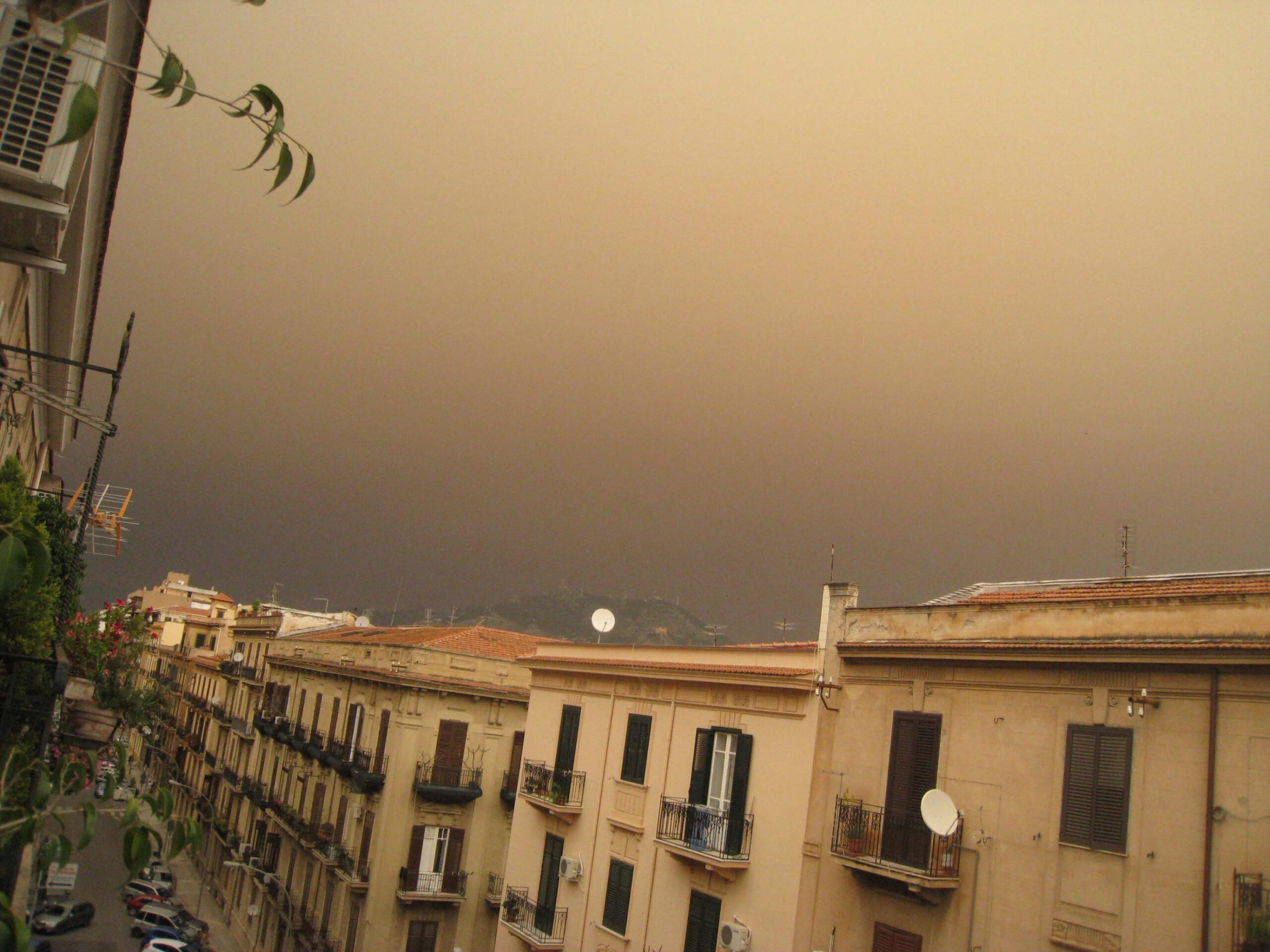 Maltempo, allerta meteo e scuole chiuse a Palermo oggi, 15 maggio 2023
