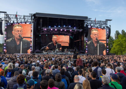 Ambrosini e Baggio tra la folla al concerto di Bruce Springsteen - FOTO
