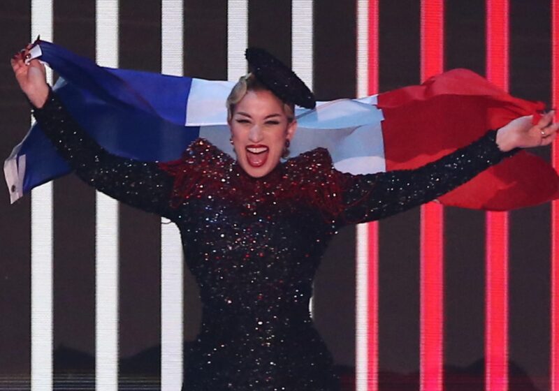 Eurovision Francia dito medio video