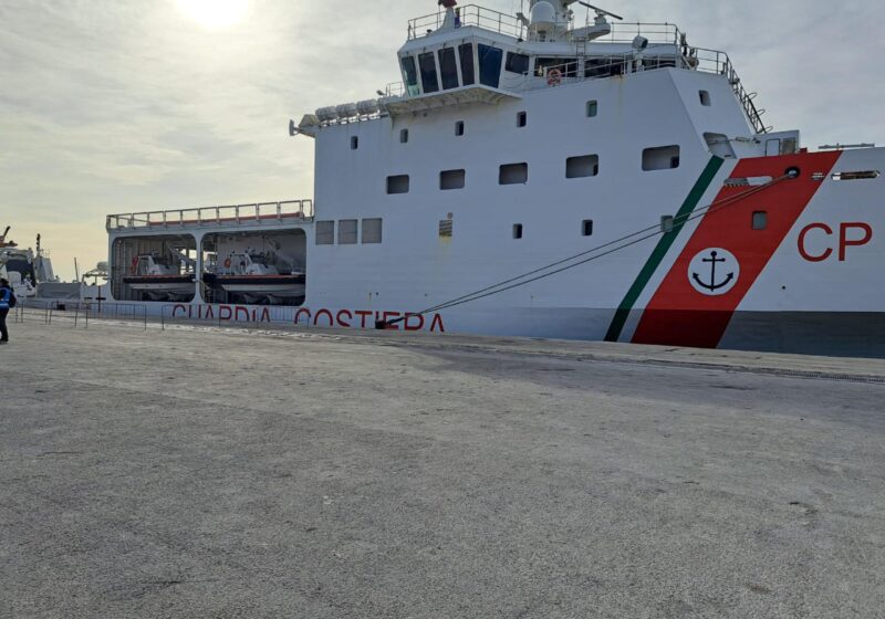 Migranti sbarcano Messina