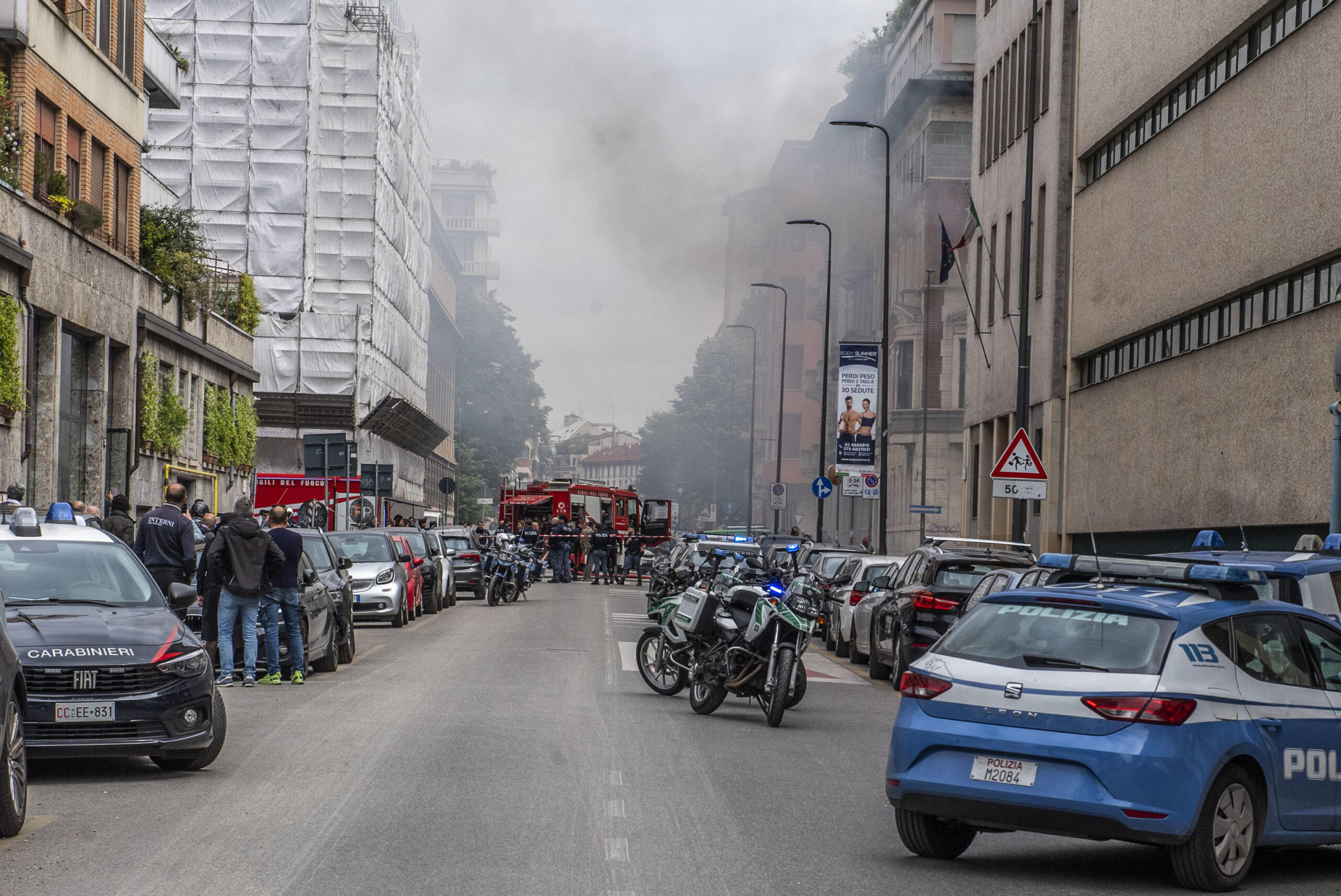 Esplosione e incendio in centro a Milano