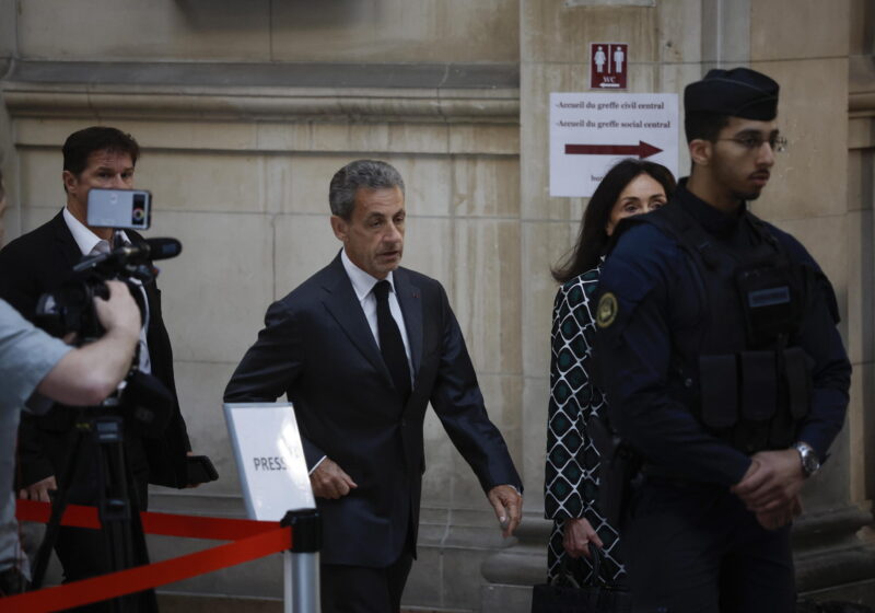 Sarkozy condannato a tre anni