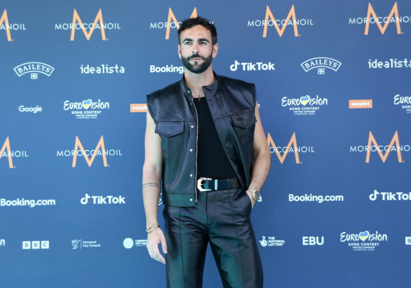 Marco Mengoni veste Versace Eurovision