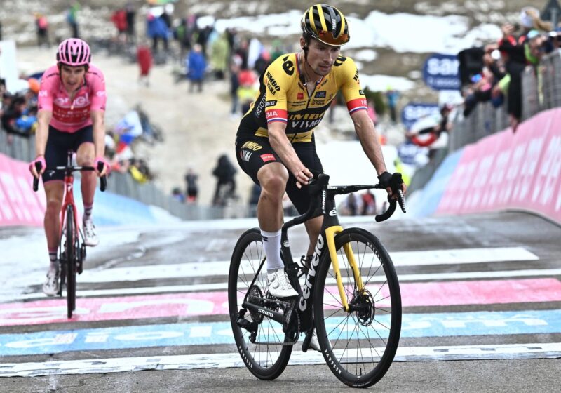 Primoz Roglic da leggenda vince il Giro d'Italia 2023 battuto Geraint