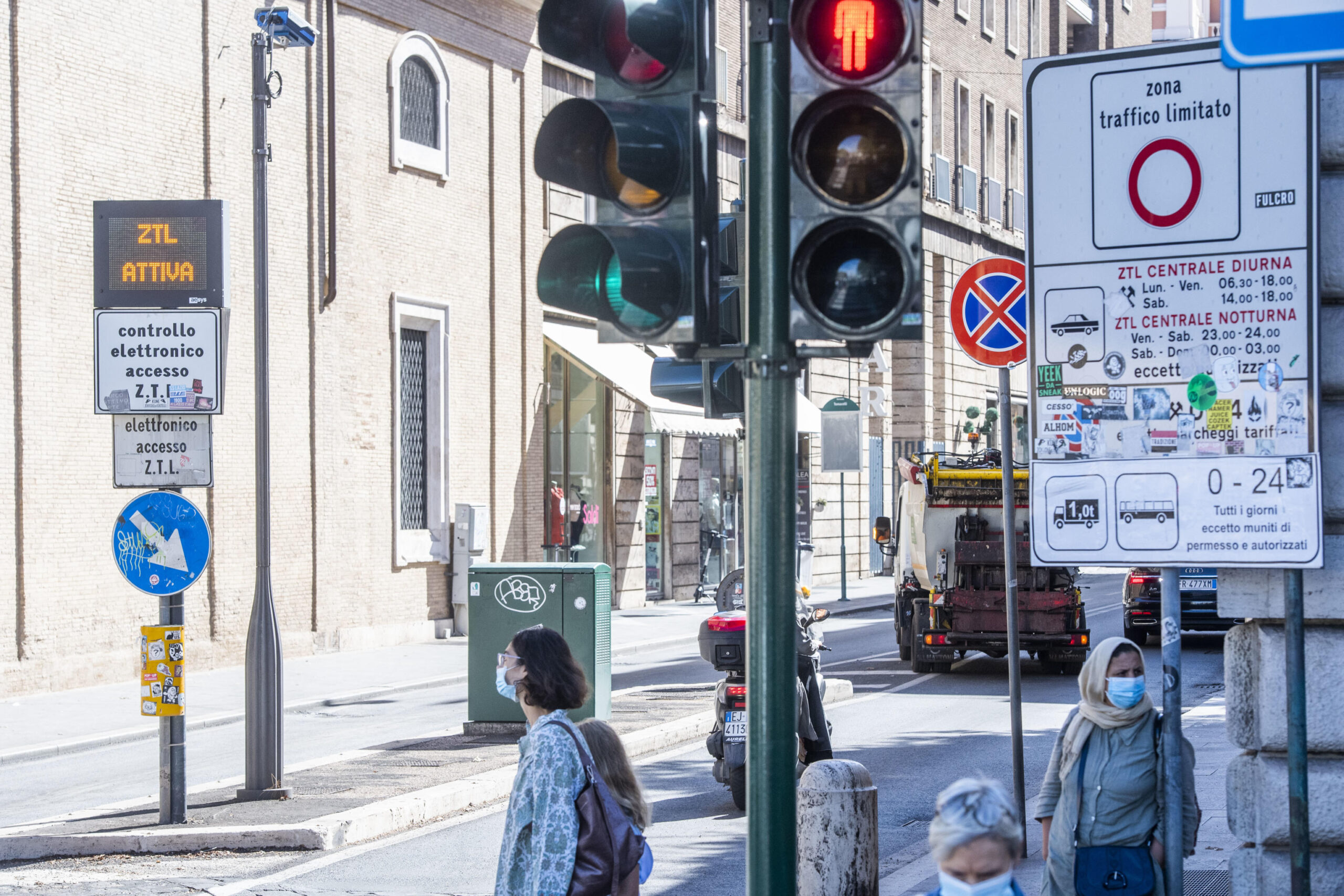 Ztl Roma Fascia Verde Le Proteste Del Gruppo Facebook