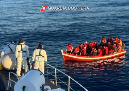 200 migranti Messina