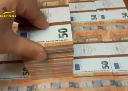 Napoli scoperta banda che stampava banconote false