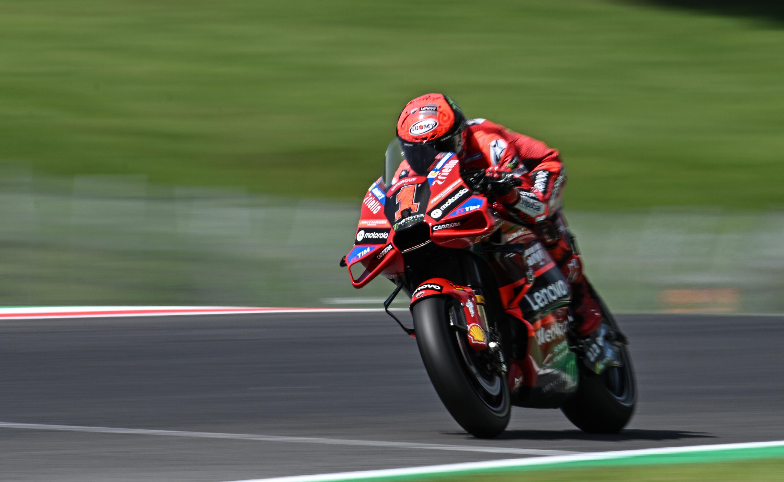 MotoGP, pole record di Bagnaia, dietro i fratelli Marquez • TAG24