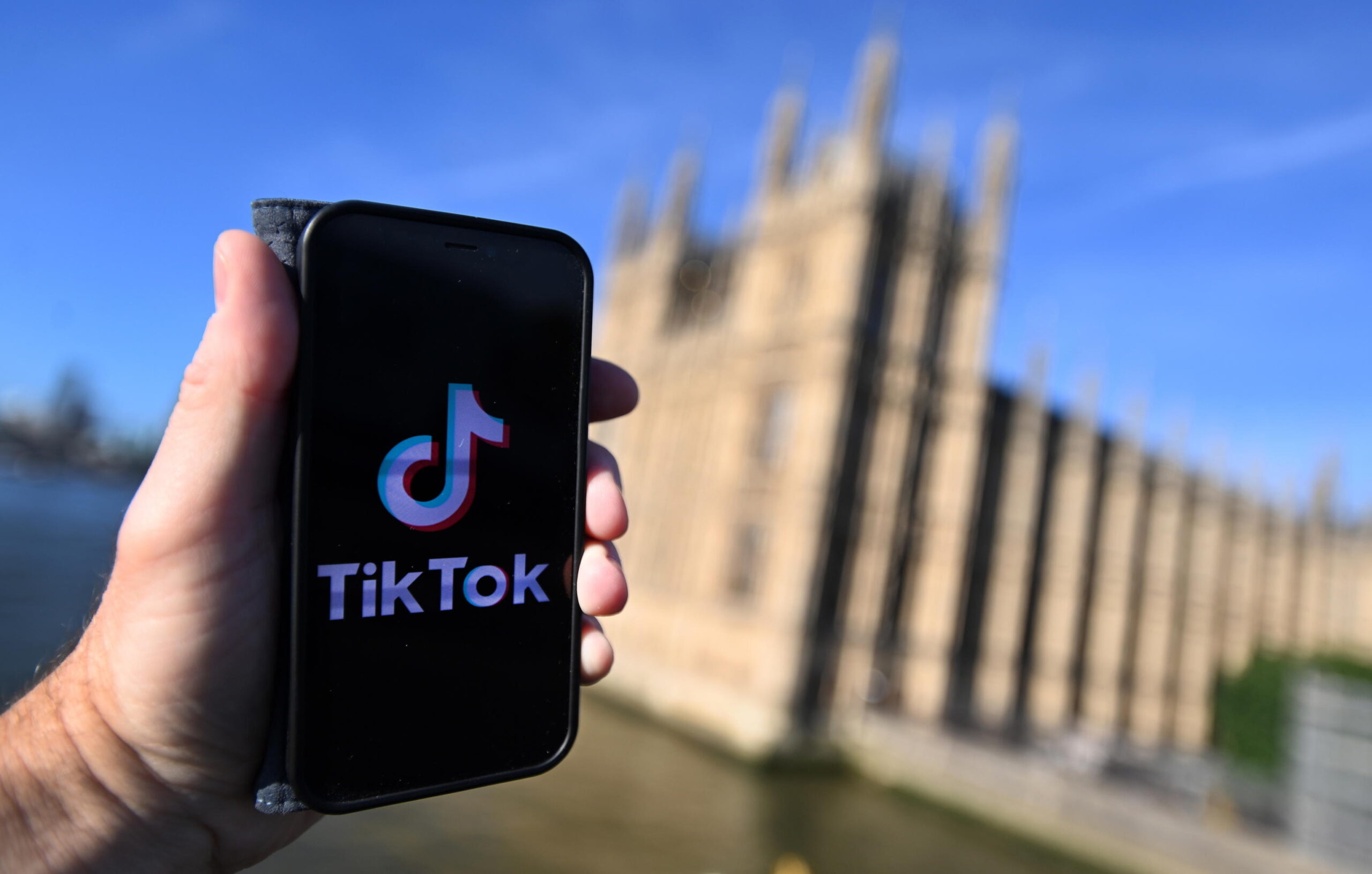 Quando chiude Tik Tok: la fake news sul social network continua a g...