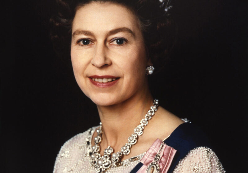 Elisabetta II, chi era? Quali sono state le sue caratteristiche principali? Ecco le domande più frequenti sulla famosa regnante britannica.