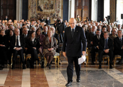 L'ex Presidente della Repubblica Giorgio Napolitano riceverà funerali di Stato laici e la Camera ardente verrà organizzata al Senato. Ecco tutti i dettagli.