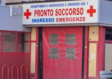 A Spinaceto, zona di Roma, un 33enne si è presentato gambizzato all'ospedale da un colpo di pistola: al momento non si conosce il movente dell'aggressione.