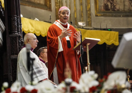 L'arcivescovo di Napoli, monsignor Domenico Battaglia, nel corso della sua omelia