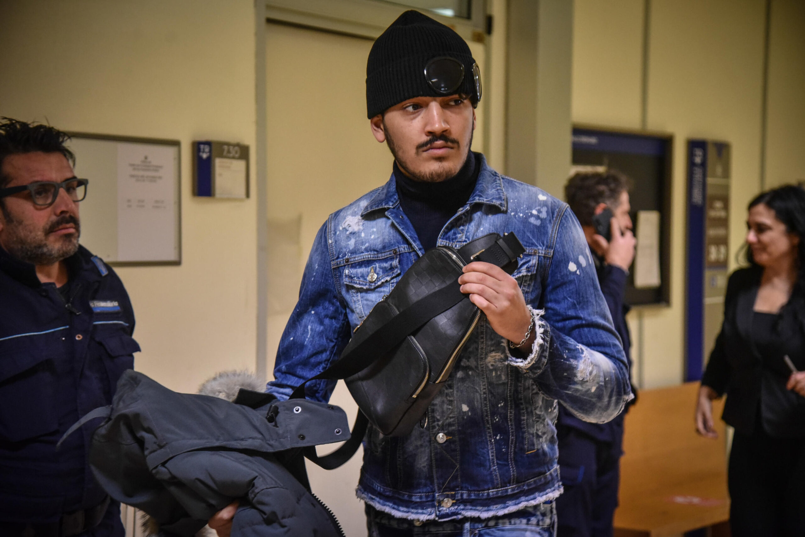 Milano, faida tra trapper: Simba La Rue rischia quattro anni e mezzo di ...