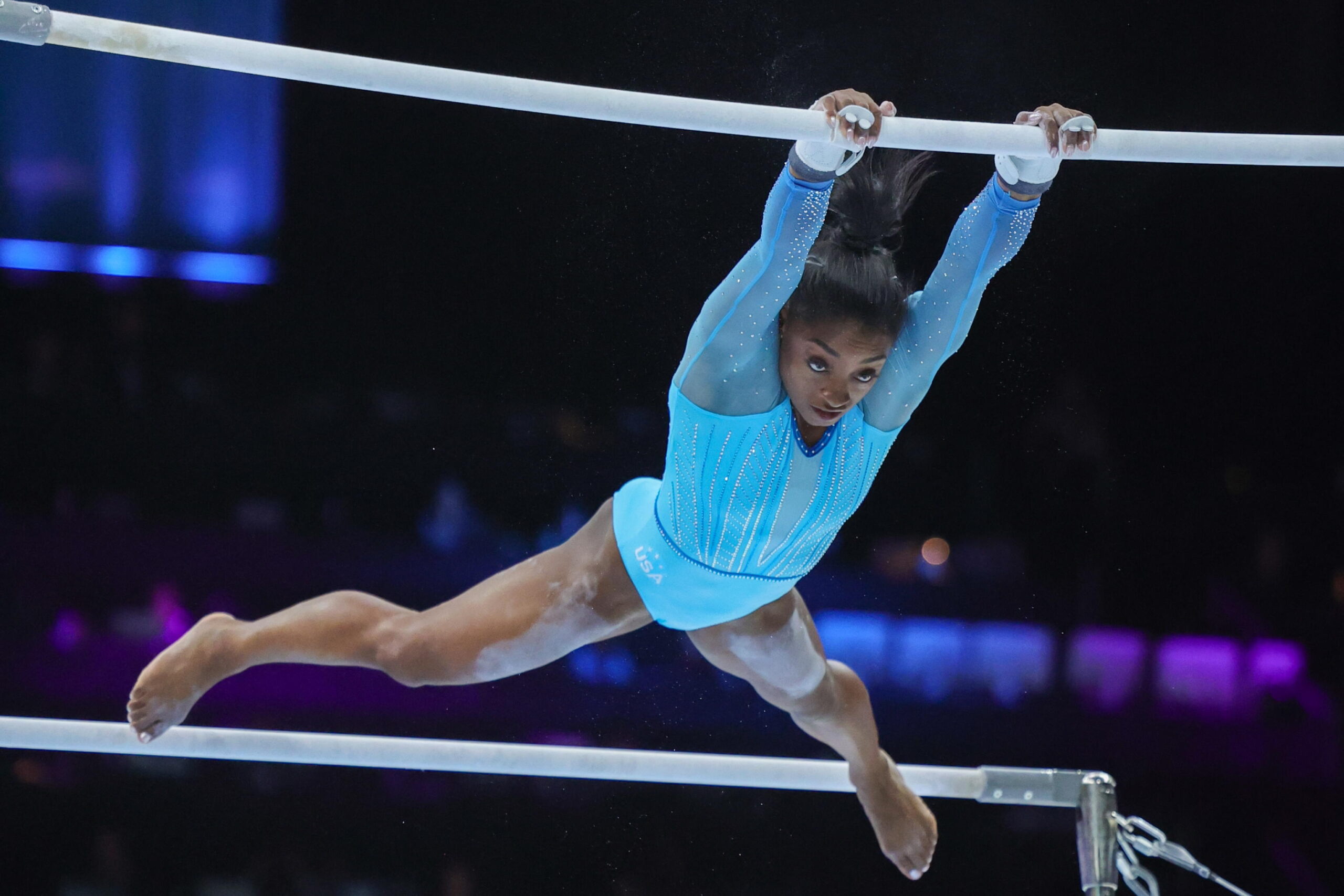Mondiali Ginnastica Artistica: Biles ritorna con un salto leggendario
