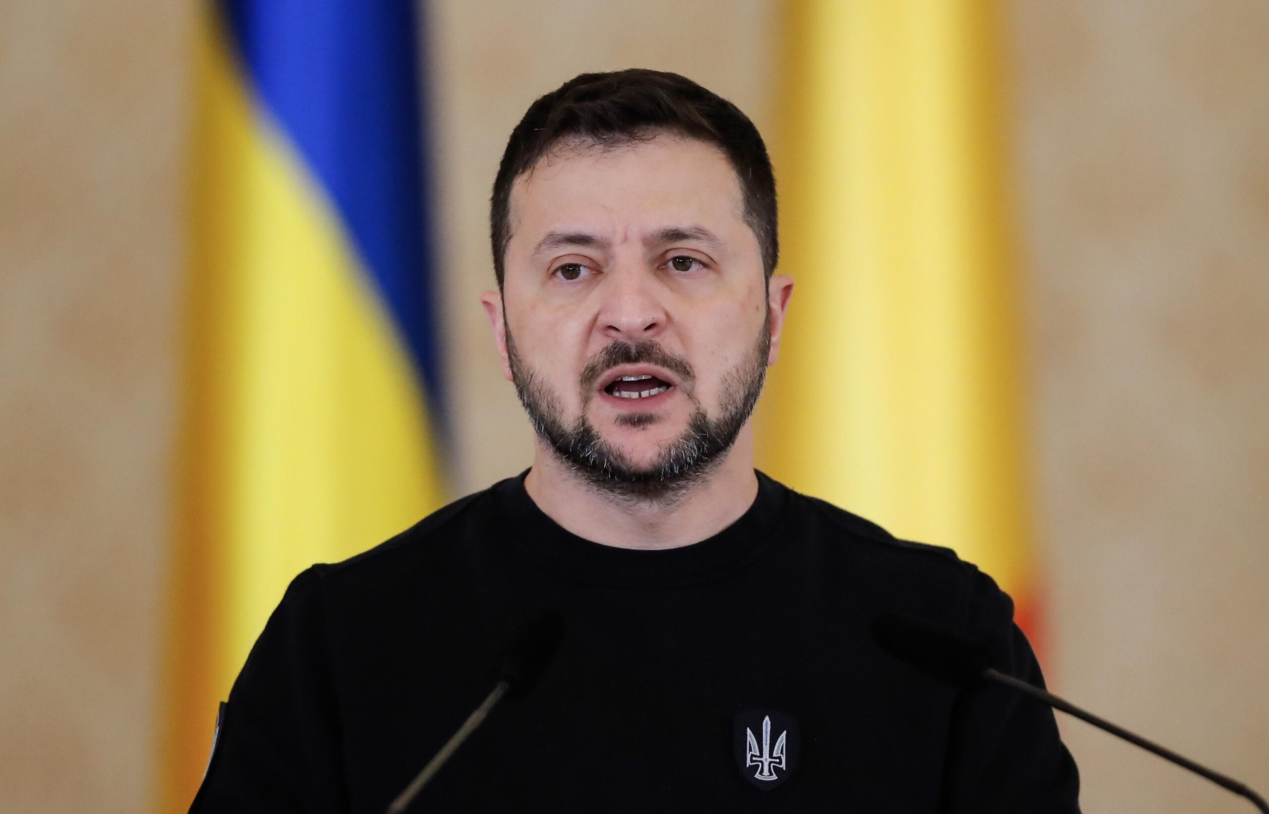 Ucraina, riunione tra Zelensky e il capo dell'esercito. Smentite sull