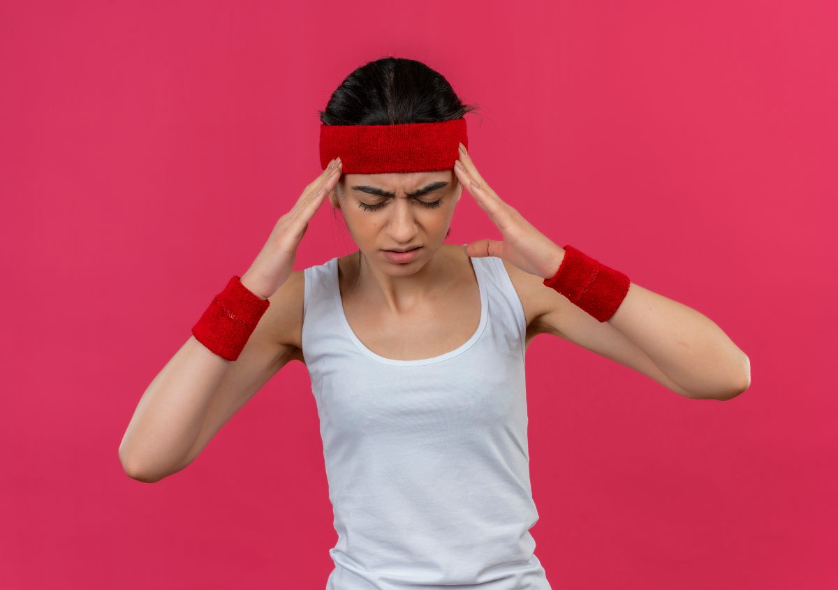 Perché viene mal di testa dopo lo sport? Ecco quali sono le cause e