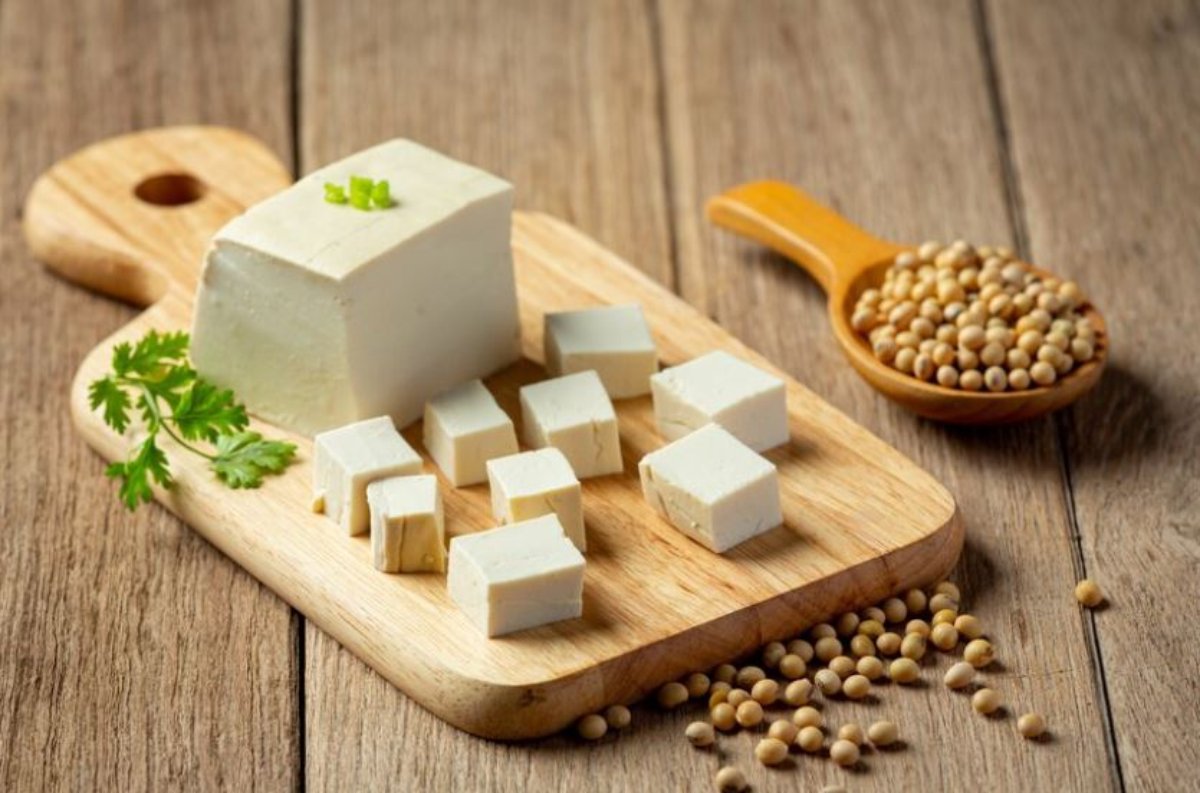 Ecco a cosa fa bene il tofu, se fa ingrassare e quali sono le