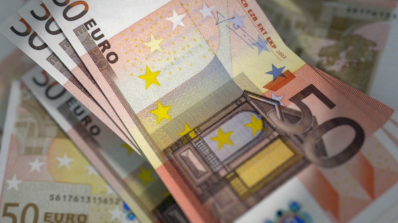 Quanto prende un consigliere comunale? Ecco lo stipendio al mese e all'anno