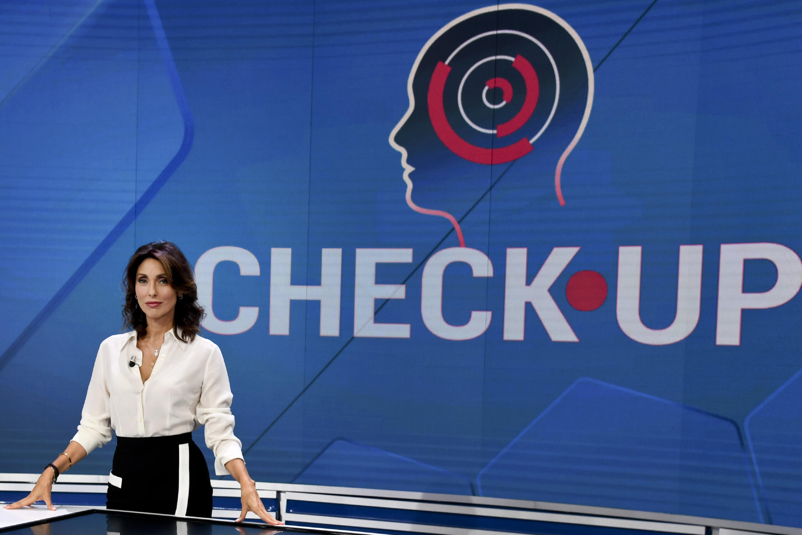 Chi è Luana Ravegnini? Età, marito, figli, carriera della conduttrice