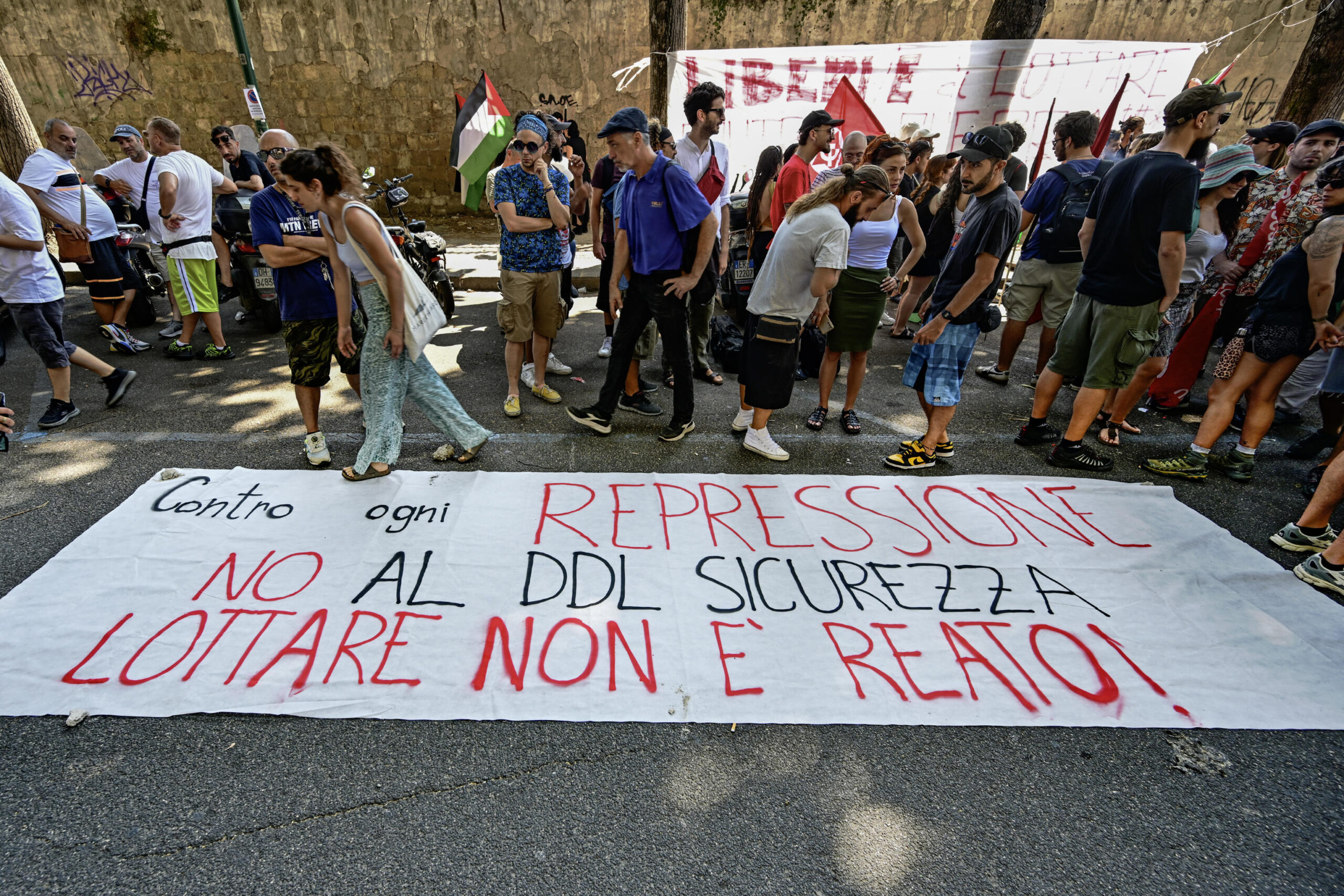 Approvato il Decreto Sicurezza, quando entra in vigore? Dalla