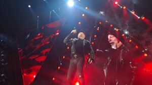 Vasco Rossi fa il "compagno" e nel ricordare il suo papà antifascista, attacca il governo Meloni: "I nazifascisti son tornati"