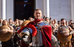 Il mito di Totti vestito da gladiatore al Lucca Comics 2024: storia dell'eredità della cultura romana in un simbolo pop