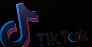 Tra i neologismi della Treccani inserite 5 nuove parole direttamente da TikTok: ecco quali